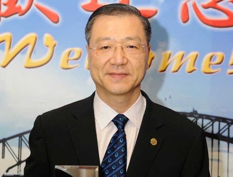 Sư Phụ Lư Quân Hoành Đài Trưởng tại UNESCO